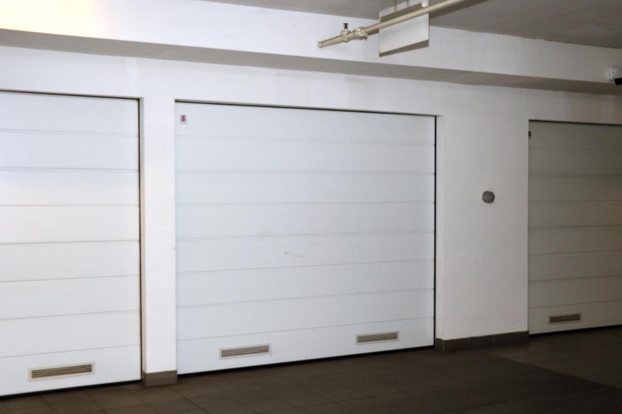 Apartment Elena 1, Zagreb City With Garage Buitenkant foto